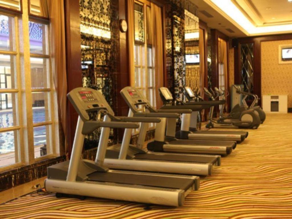 ชาโต สตาร์ริเวอร์ กวางโจว เพนินนซูลา Hotel ภายนอก รูปภาพ
