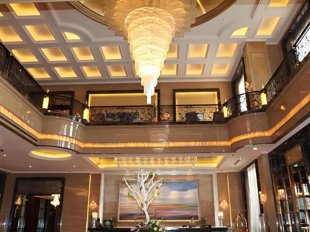 ชาโต สตาร์ริเวอร์ กวางโจว เพนินนซูลา Hotel ภายนอก รูปภาพ