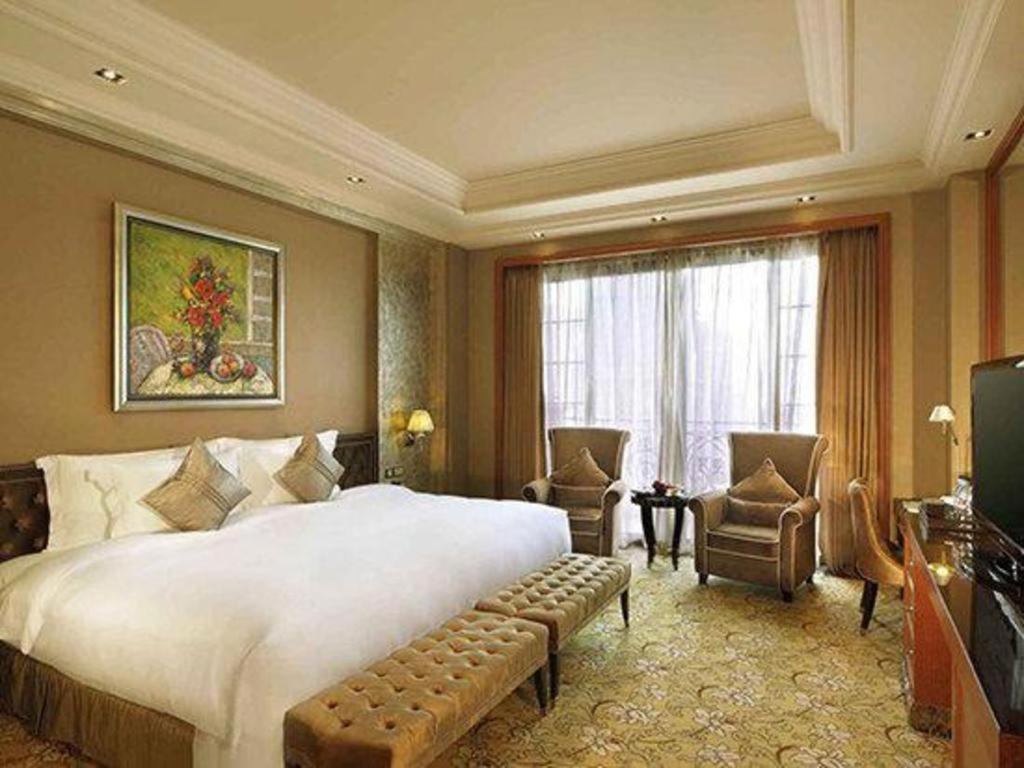 ชาโต สตาร์ริเวอร์ กวางโจว เพนินนซูลา Hotel ภายนอก รูปภาพ