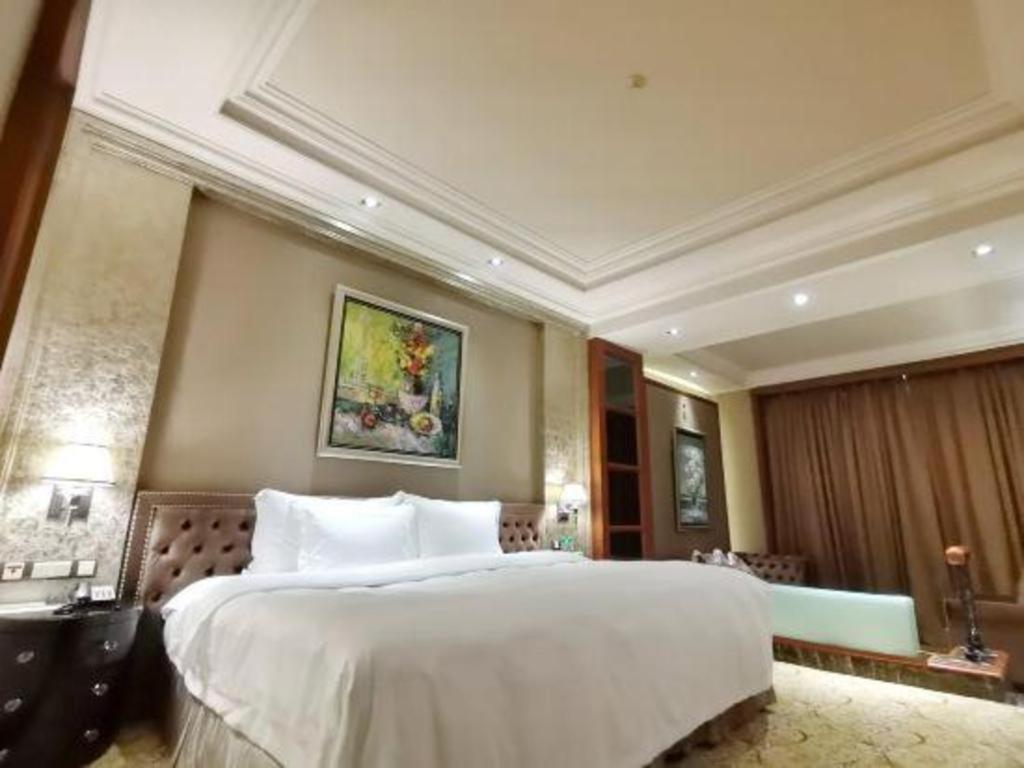 ชาโต สตาร์ริเวอร์ กวางโจว เพนินนซูลา Hotel ภายนอก รูปภาพ
