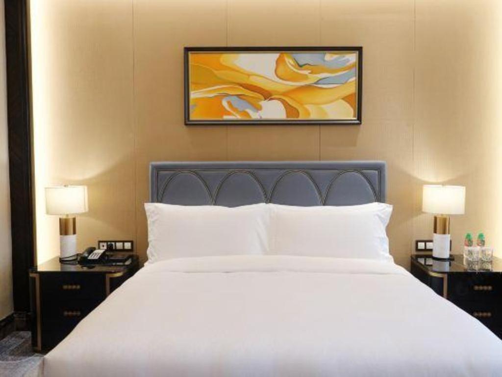 ชาโต สตาร์ริเวอร์ กวางโจว เพนินนซูลา Hotel ภายนอก รูปภาพ