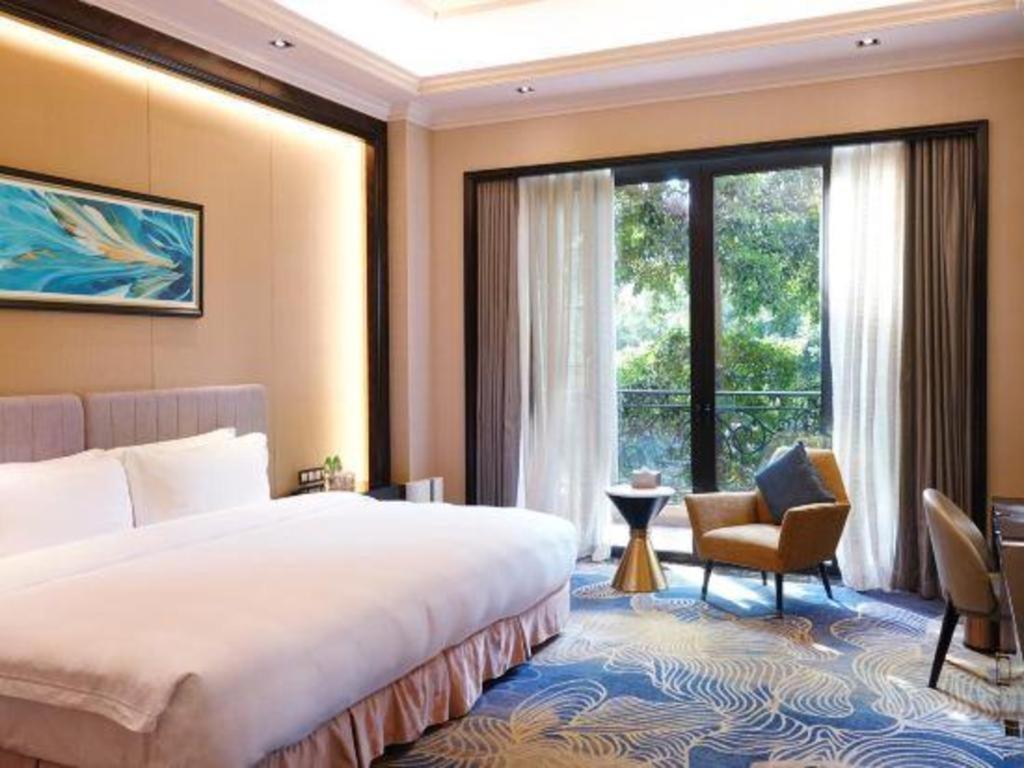 ชาโต สตาร์ริเวอร์ กวางโจว เพนินนซูลา Hotel ภายนอก รูปภาพ