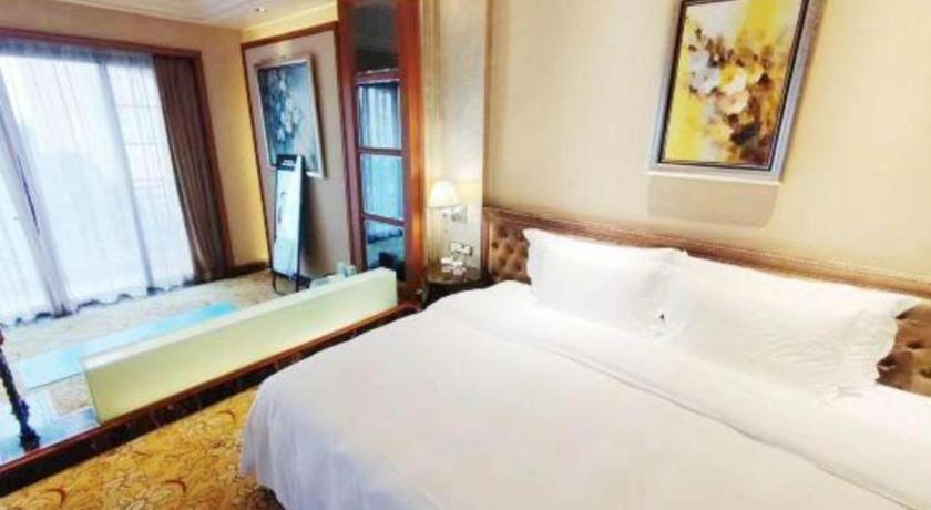 ชาโต สตาร์ริเวอร์ กวางโจว เพนินนซูลา Hotel ภายนอก รูปภาพ