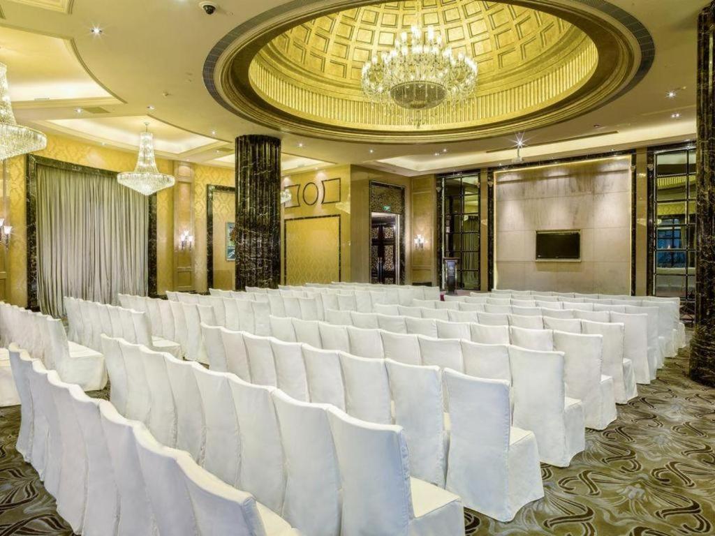 ชาโต สตาร์ริเวอร์ กวางโจว เพนินนซูลา Hotel ภายนอก รูปภาพ