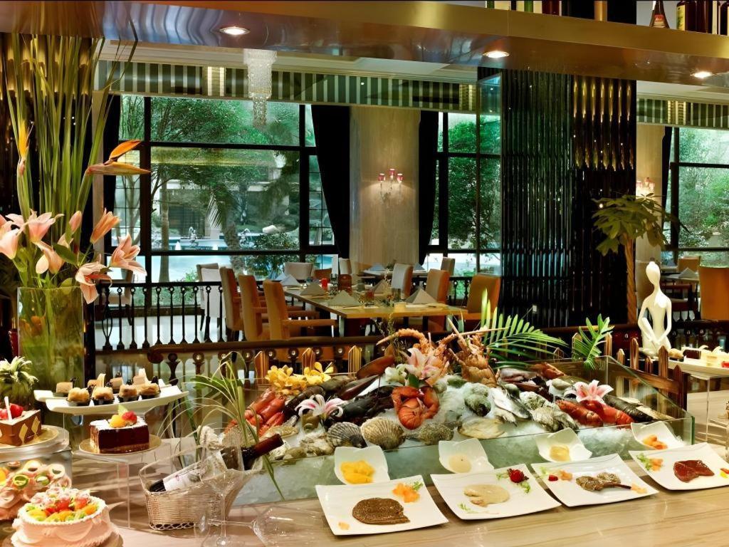 ชาโต สตาร์ริเวอร์ กวางโจว เพนินนซูลา Hotel ภายนอก รูปภาพ