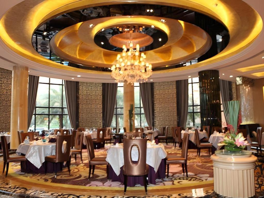 ชาโต สตาร์ริเวอร์ กวางโจว เพนินนซูลา Hotel ภายนอก รูปภาพ